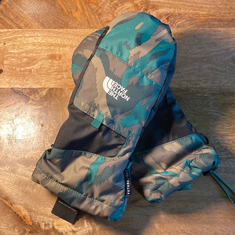 North Face youth L snow gloves mittens